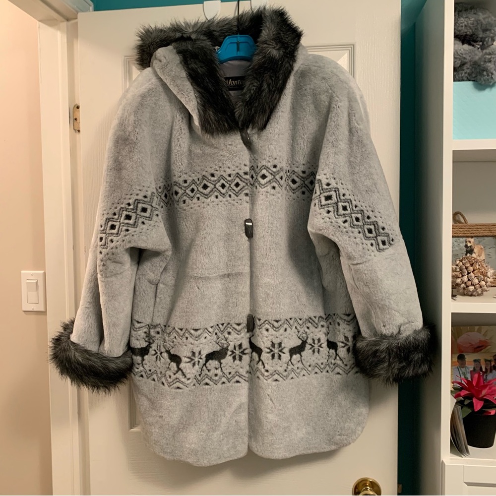 Ladies cozy jacket. Warm.